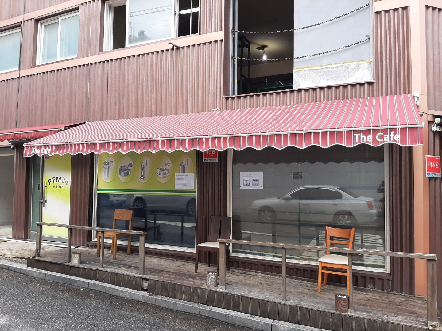 3743939294_Iv9PuAyj_26870b7964b453c983f68536c39bef65346ed3cf.jpg 이미지크게보기